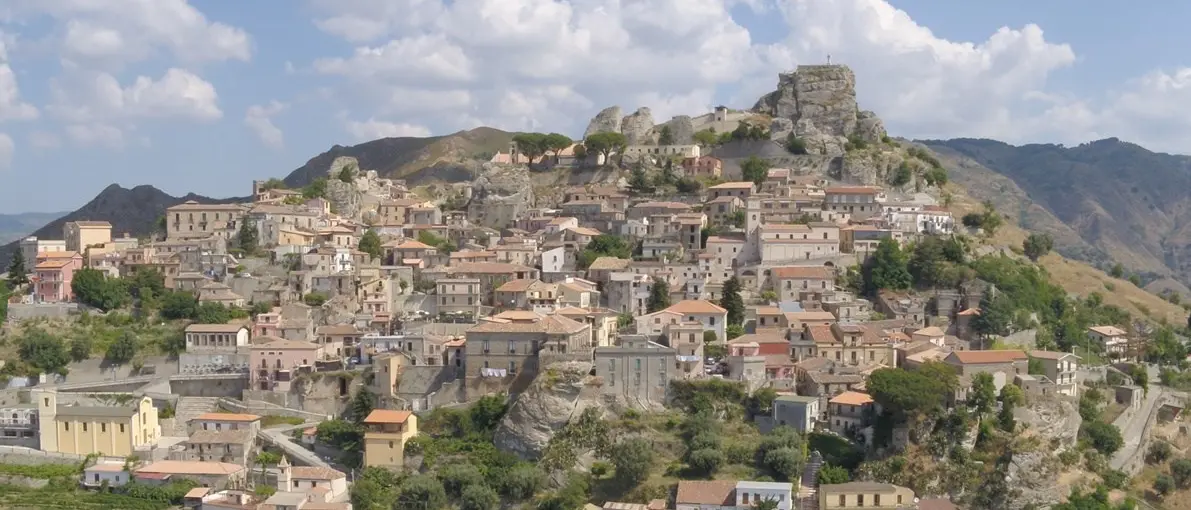 Bova tra storia e tradizioni, ecco la capitale della Calabria greca alle pendici dell’Aspromonte