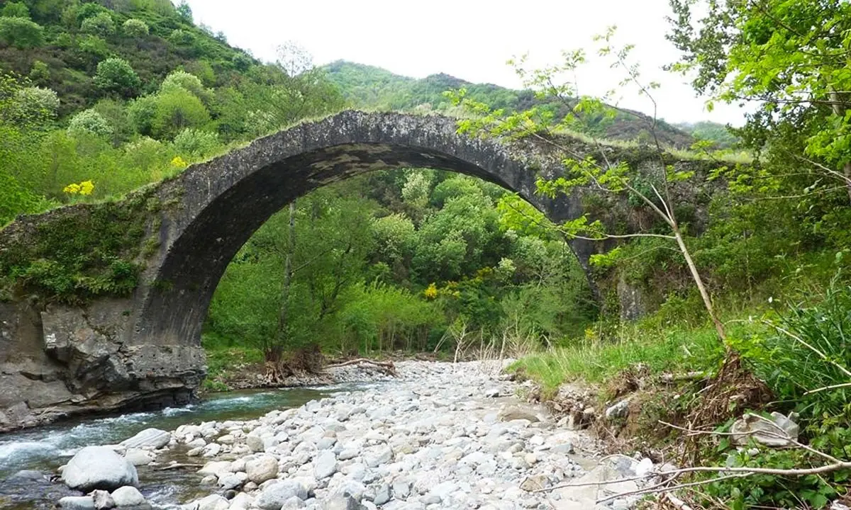 Gite all’aria aperta in Calabria: tre percorsi tra arte, storia e natura