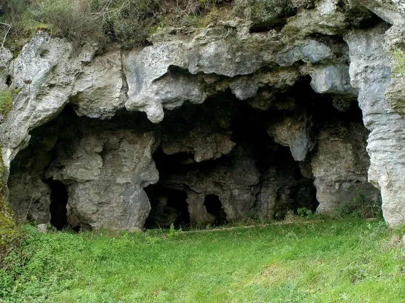 Viaggio alla scoperta delle grotte più belle della Calabria, dove la natura regna incontrastata