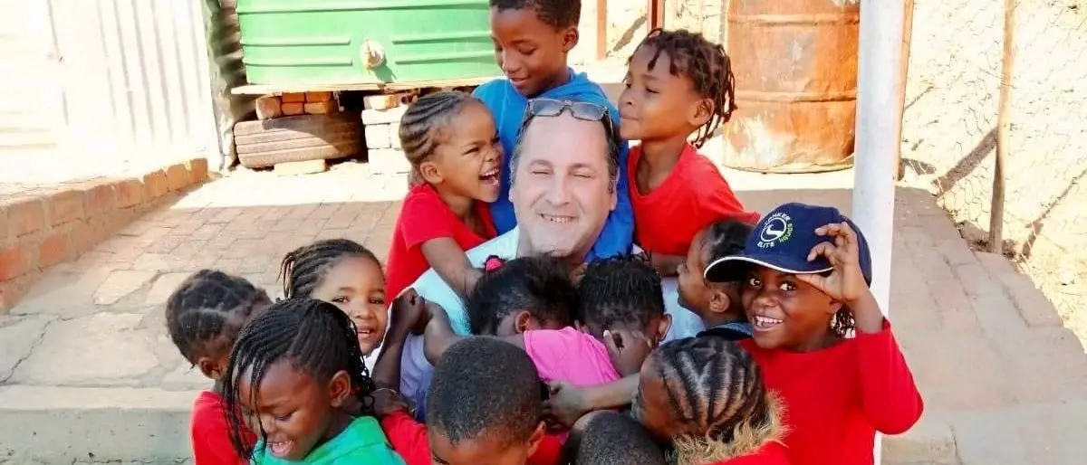 Sergio Crocco, il missionario laico con Cosenza e l’Africa nel cuore: la sua Terra di Piero dalla parte degli ultimi