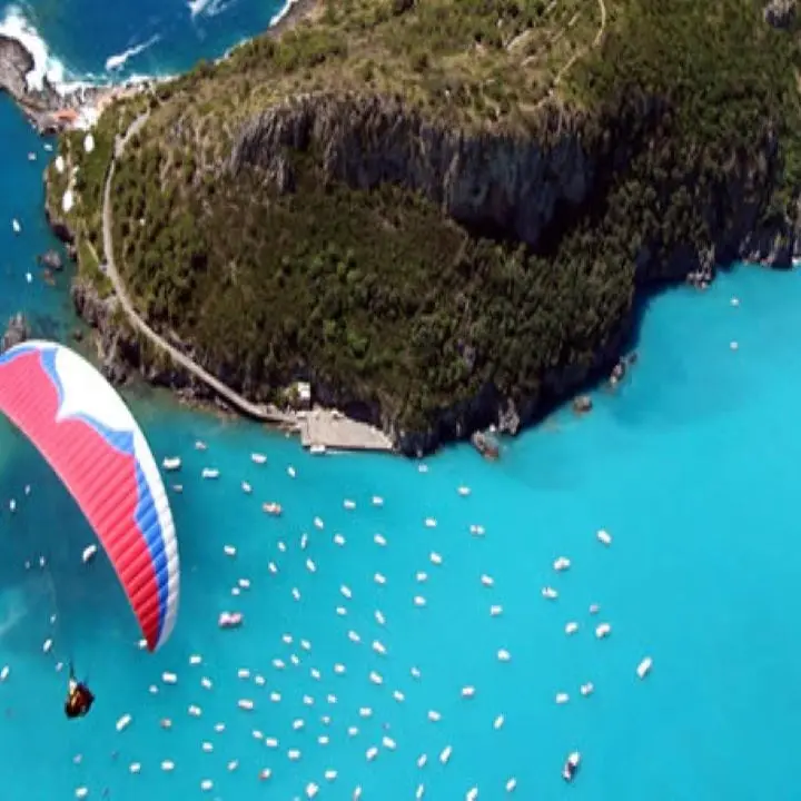 Arrampicate e voli in parapendio: ecco alcuni degli sport estremi da fare in Calabria per chi ama l’adrenalina