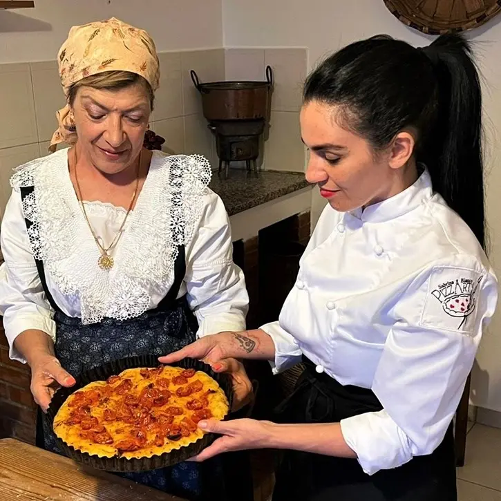La Gabamarita di Spezzano Albanese, la tipica pizza arbereshe che spopola nello street food