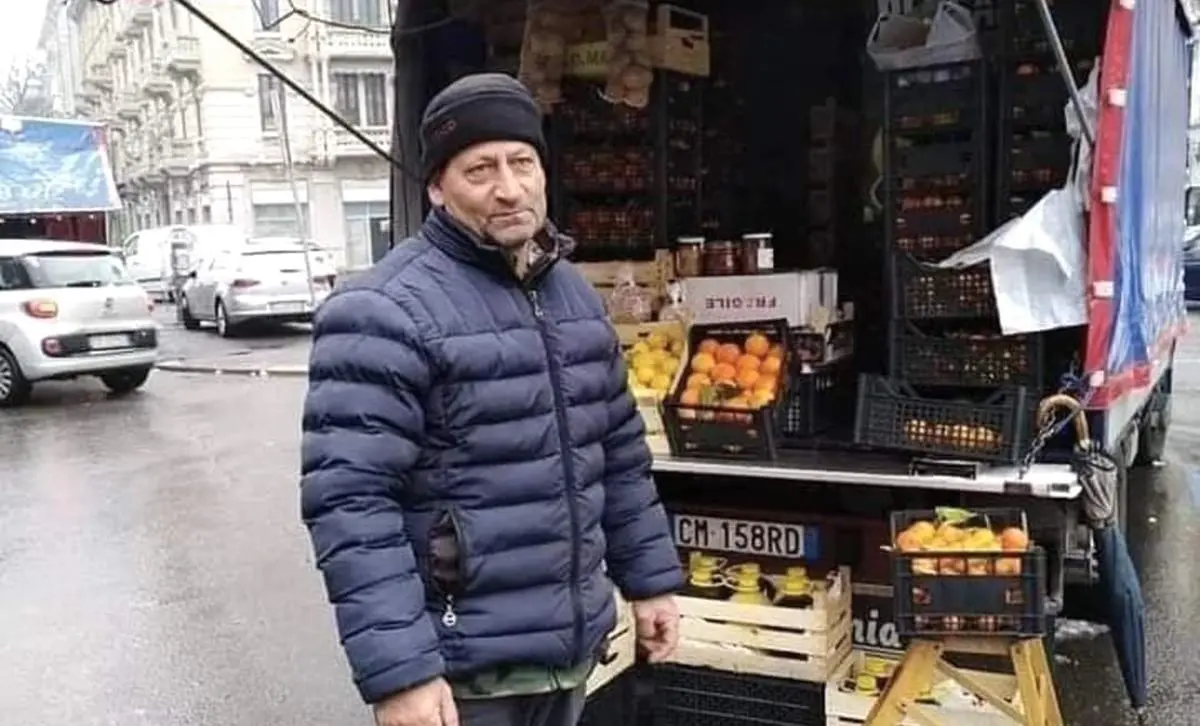 La storia di Francesco, ogni settimana con il suo camioncino di prodotti agricoli porta la Calabria a Milano