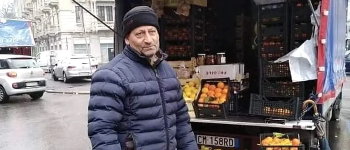 La storia di Francesco, ogni settimana con il suo camioncino di prodotti agricoli porta la Calabria a Milano