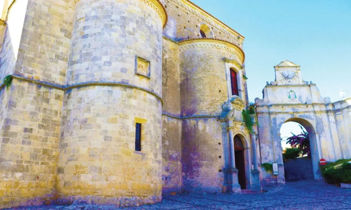 Il Sommo nell’Arte continua il suo viaggio a Gerace, il borgo calabrese Paradiso di Dante