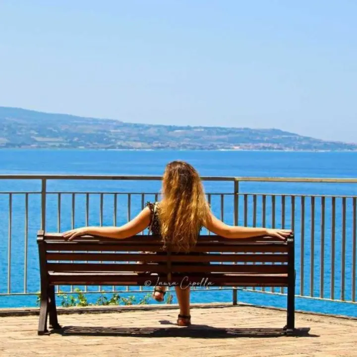 Laura Cipolla, la blogger che sul web celebra il suo amore per la Calabria