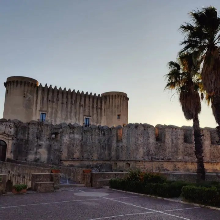 Santa Severina, la nave di pietra che governa la valle del fiume Neto