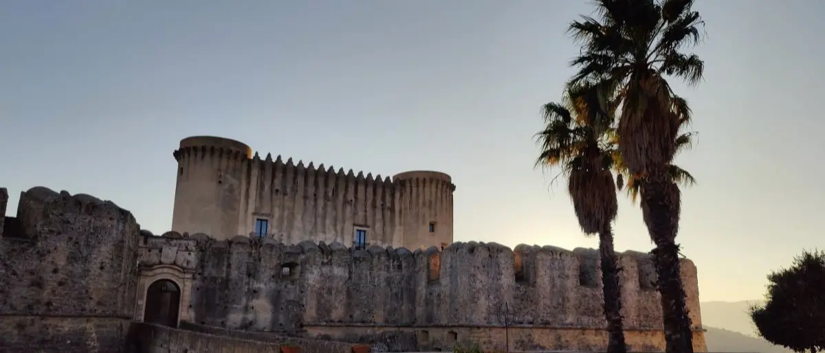 Santa Severina, la nave di pietra che governa la valle del fiume Neto
