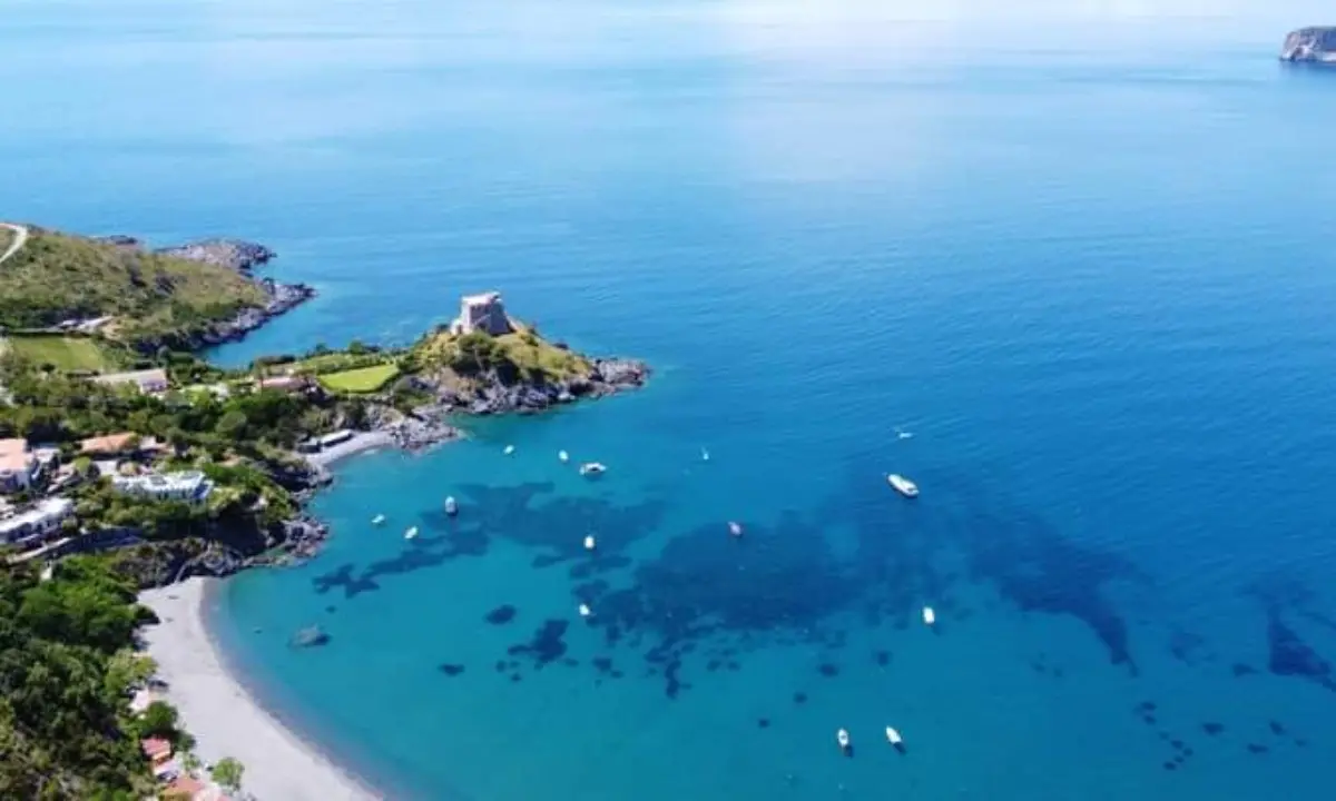 Torre Crawford, mistero e vampiri attorno alla torre di San Nicola Arcella