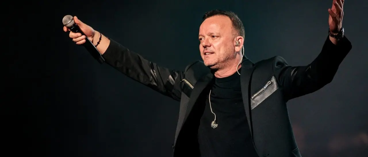 Gigi D’Alessio arriva in Calabria: ad agosto concerti ad Acri e Roccella Jonica