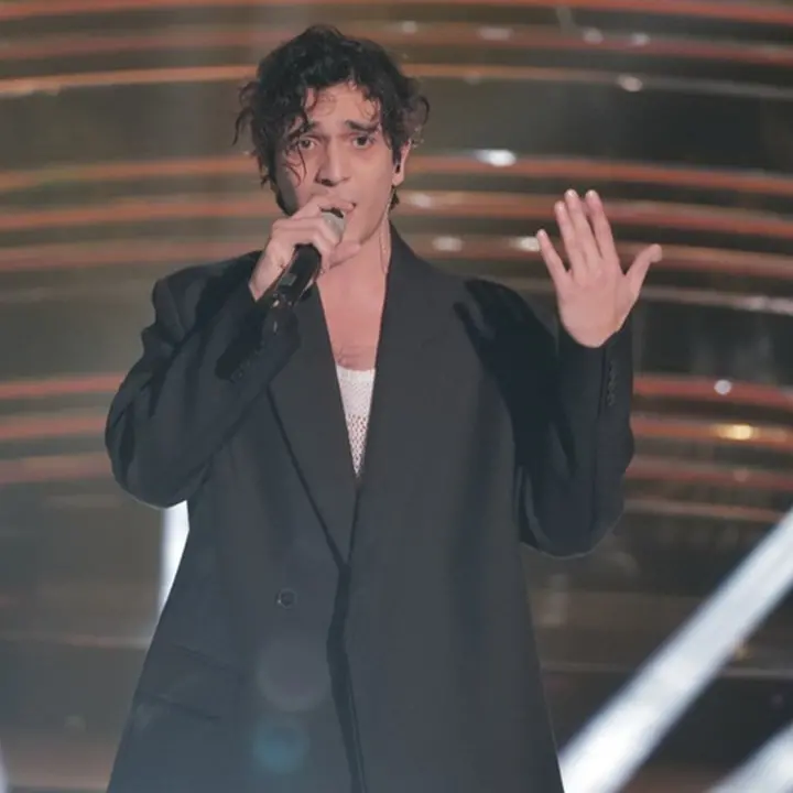 Tananai in concerto in Calabria: sarà tra i protagonisti del Roccella Summer Festival