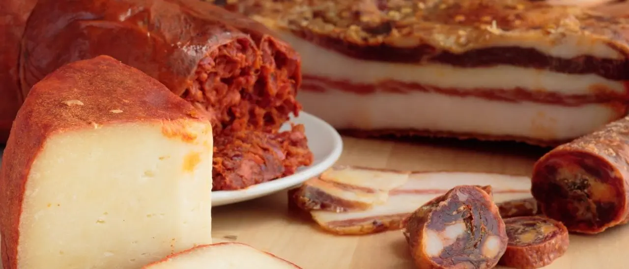 Al mio segnale scatenate l’inferno! Conto alla rovescia per l’abbuffata di Pasqua: ecco il menù calabrese