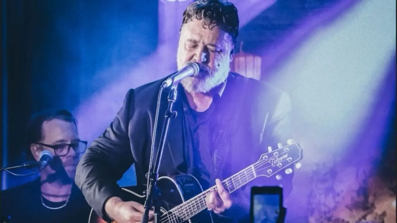 Magna Graecia Film Festival, l’attore Premio Oscar Russell Crowe in concerto con la band Indoor garden