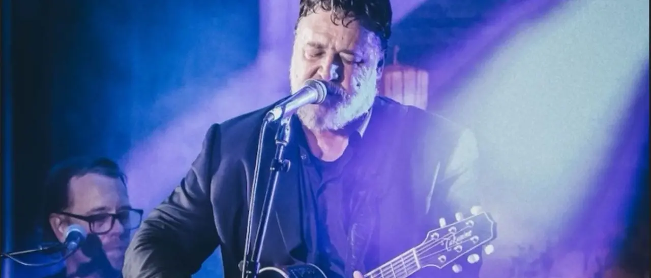 Magna Graecia Film Festival, l’attore Premio Oscar Russell Crowe in concerto con la band Indoor garden