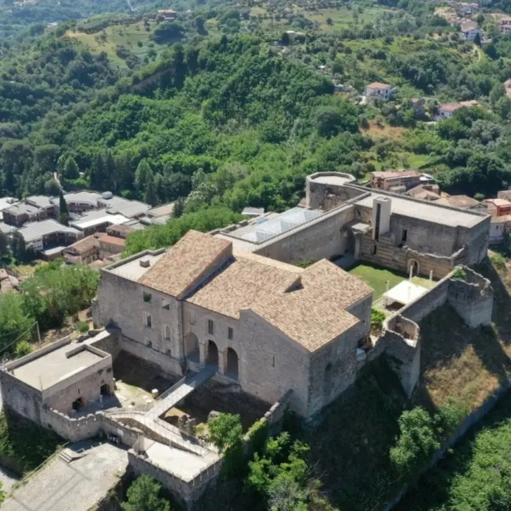 Arte, musica e degustazioni: il Castello svevo di Cosenza pronto ad ospitare il Festival delle candele