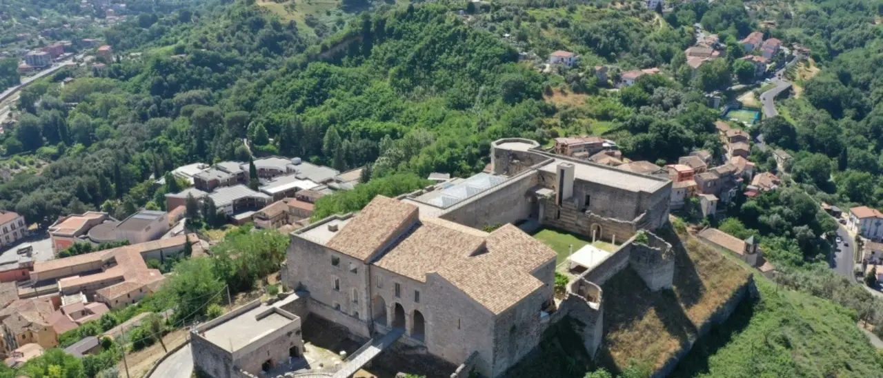 Arte, musica e degustazioni: il Castello svevo di Cosenza pronto ad ospitare il Festival delle candele