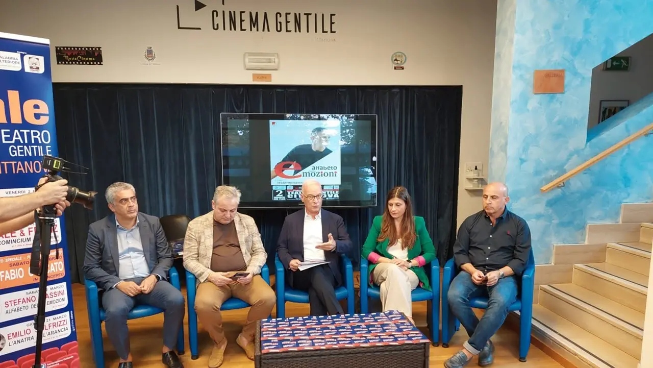 Cittanova, presentata la nuova stagione teatrale: si parte con Biagio Izzo e chiude Emilio Solfrizzi