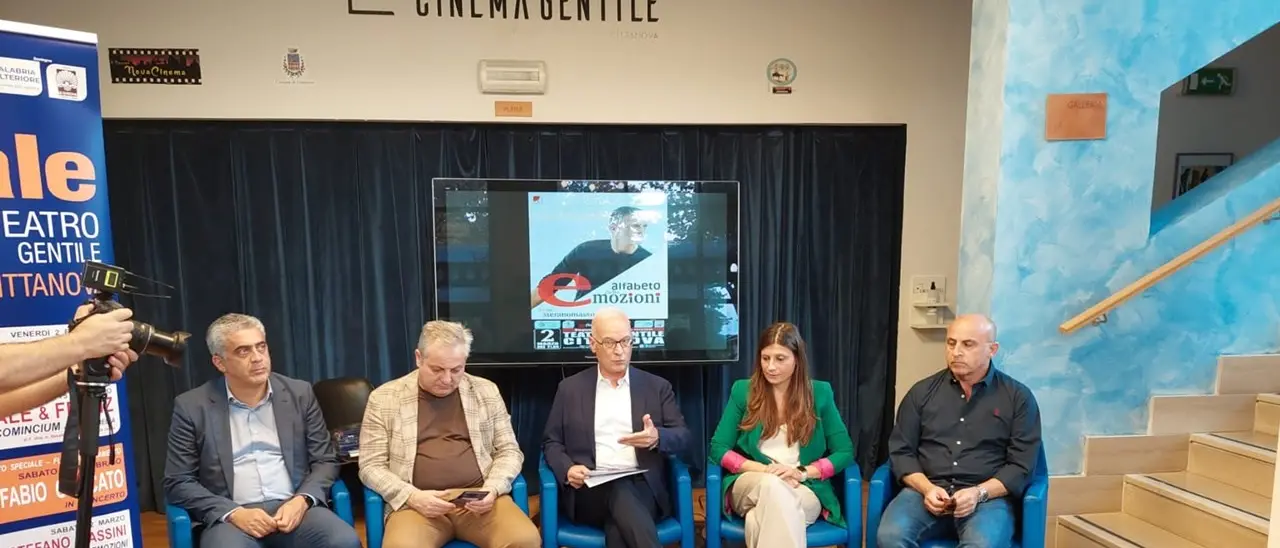 Cittanova, presentata la nuova stagione teatrale: si parte con Biagio Izzo e chiude Emilio Solfrizzi