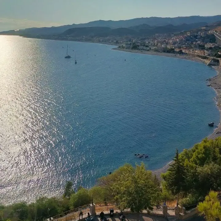 Bova Marina e i calanchi di Palizzi da scoprire in un ottobre dal sapore d’estate