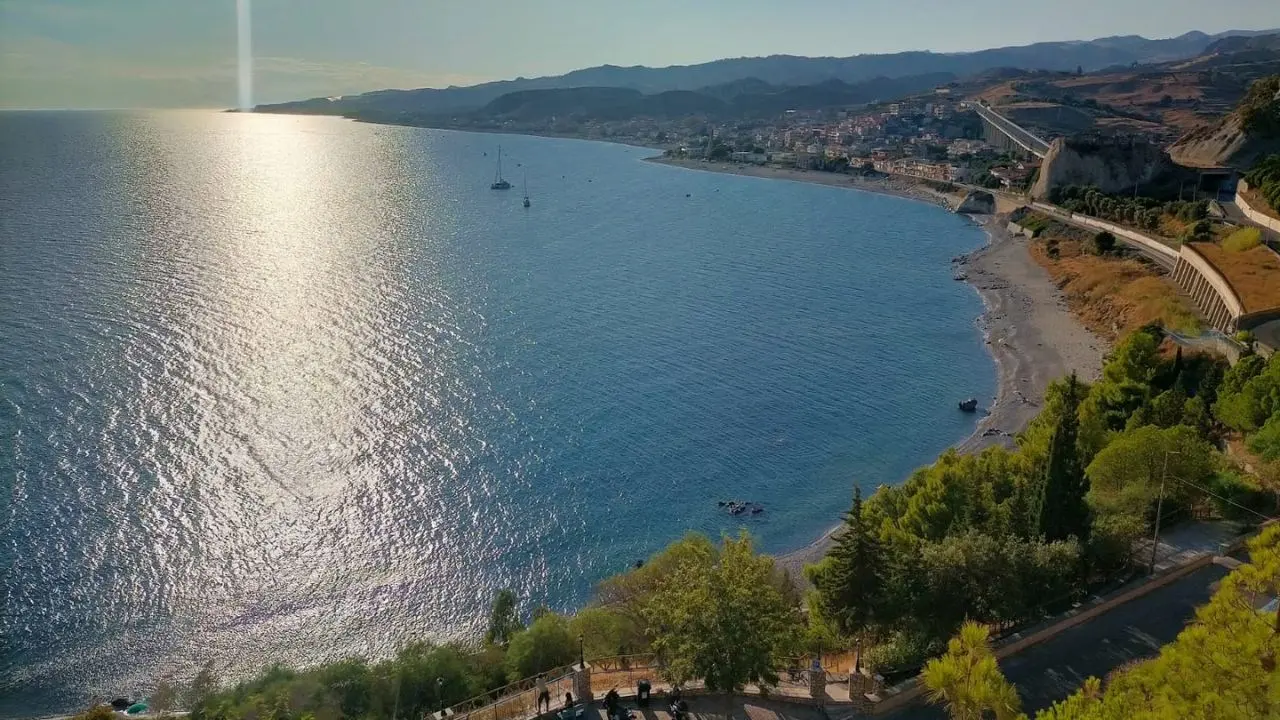 Bova Marina e i calanchi di Palizzi da scoprire in un ottobre dal sapore d’estate