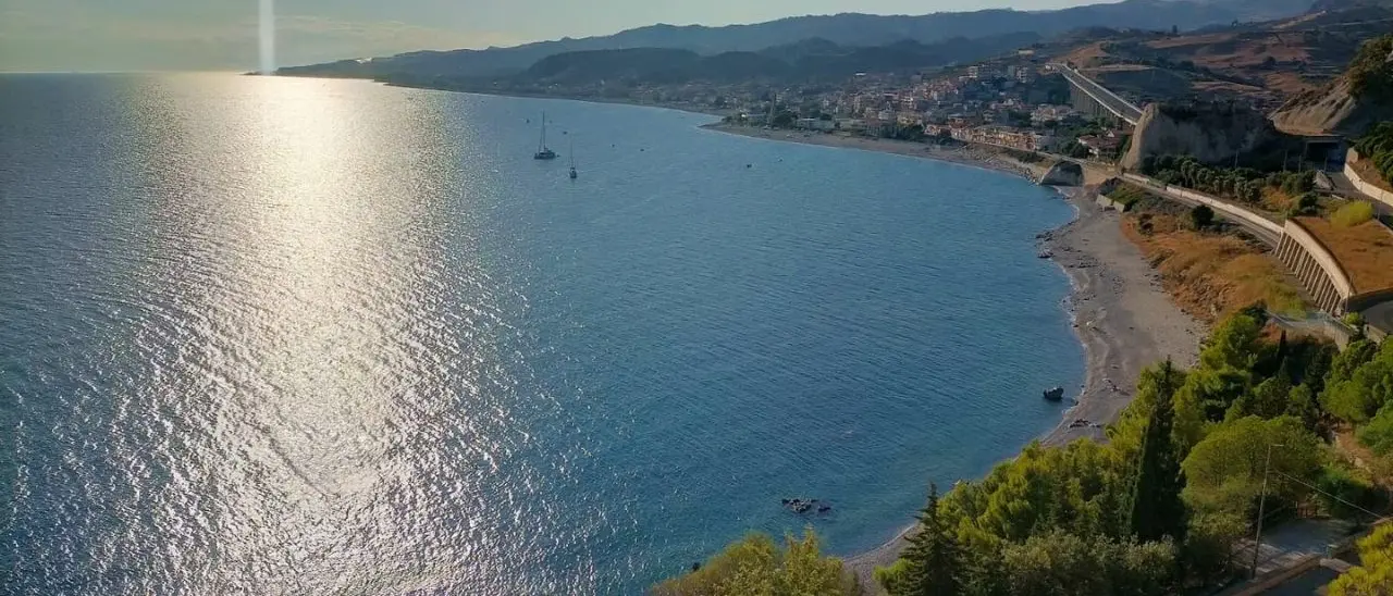 Bova Marina e i calanchi di Palizzi da scoprire in un ottobre dal sapore d’estate