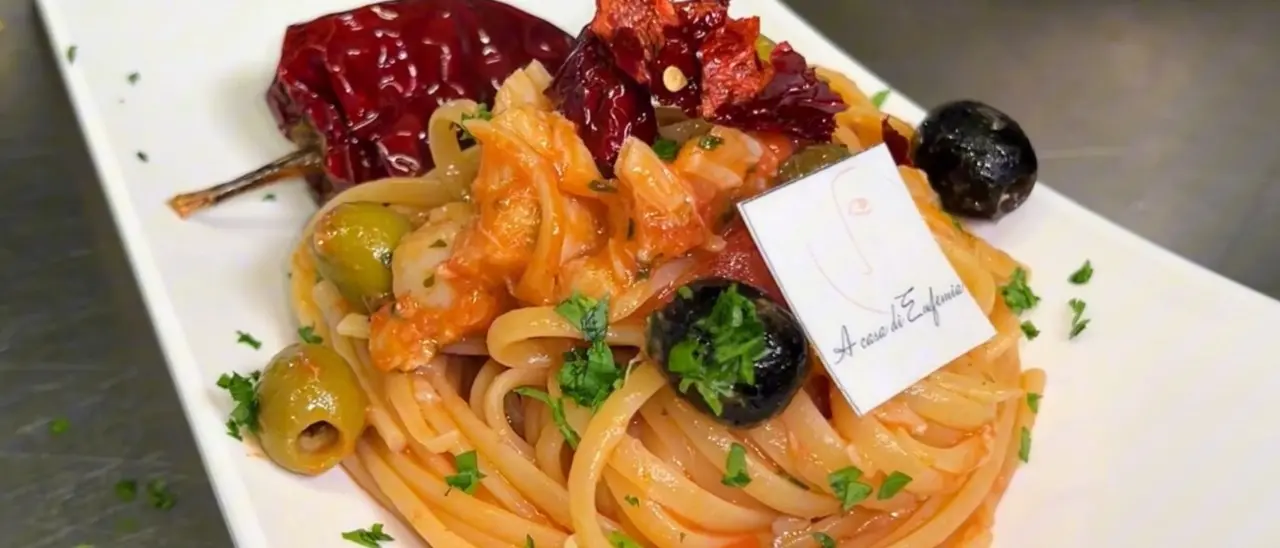 Linguine al baccalà, il piatto della tradizione calabrese che celebra il “re” di tutte le feste