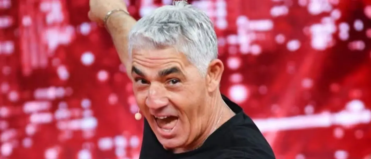 Il balcone a tre piazze di Biagio Izzo apre la rassegna teatrale di Amantea