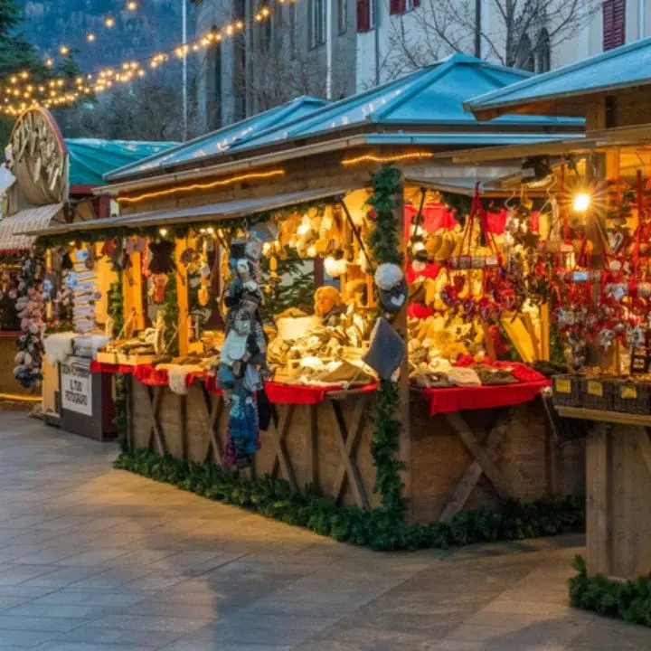 A Lamezia Terme arriva la magia delle Feste con l’inaugurazione dei mercatini di Natale