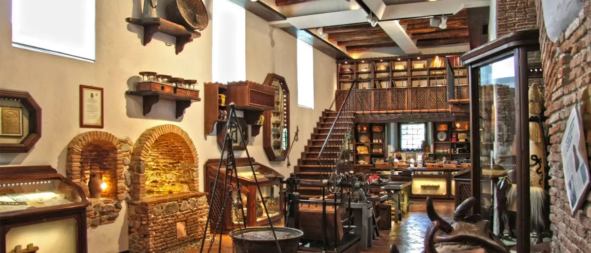 I treni della liquirizia e del bergamotto: il progetto di turismo ferroviario per far scoprire la Calabria