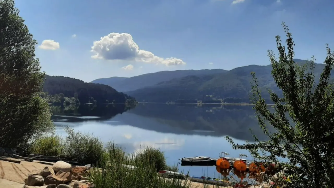 Al via il primo Silent party in Sila, a Lorica l’evento musicale che non disturba la natura