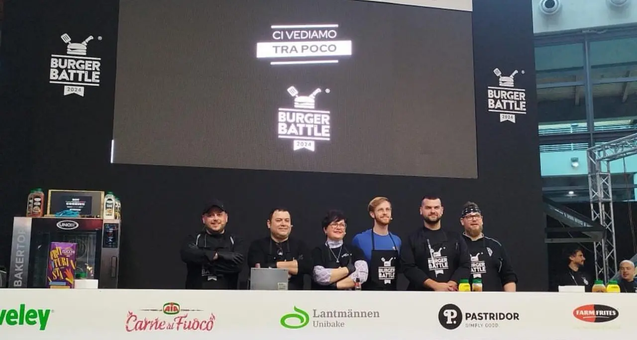 Il panino del tropeano Cosmo Fiocca tra i più buoni d’Italia: sfiorata la vittoria alla Burger Battle di Rimini