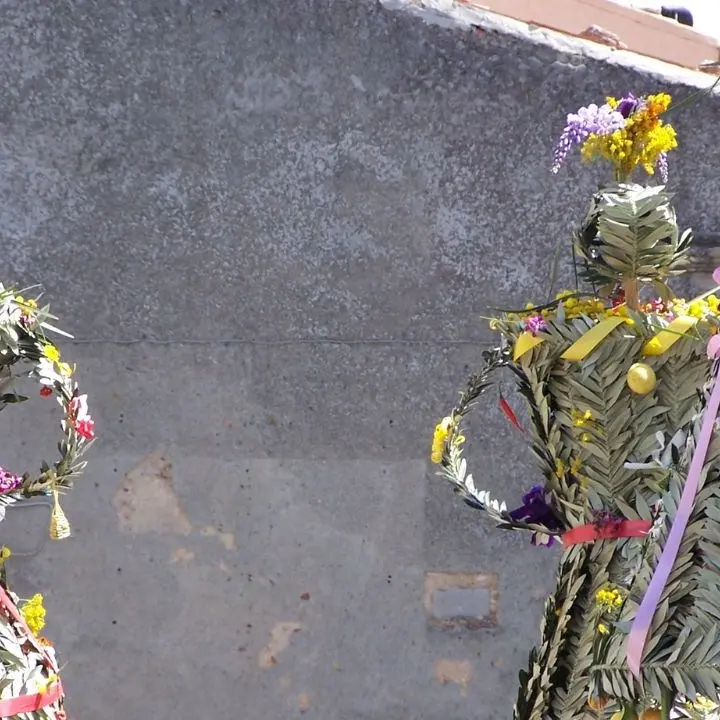 Domenica delle Palme, a Bova il tradizionale rito delle Pupazze portate in processione