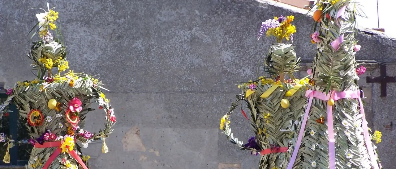 Domenica delle Palme, a Bova il tradizionale rito delle Pupazze portate in processione