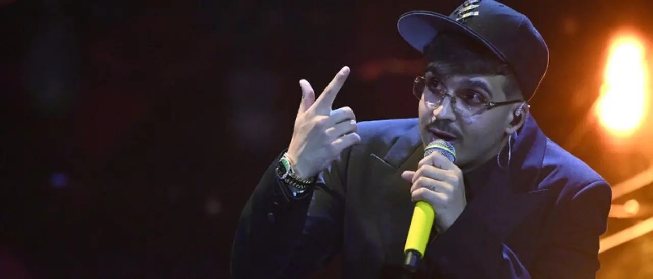 Geolier in Calabria, a Cirella di Diamante la tappa del tour del rapper partenopeo