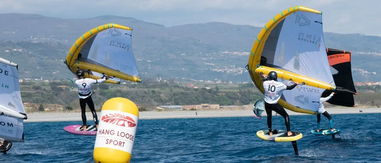 Wingfoil, la Coppa Italia torna a cavalcare le acque calabresi: a Gizzeria atleti provenienti da tutto lo Stivale