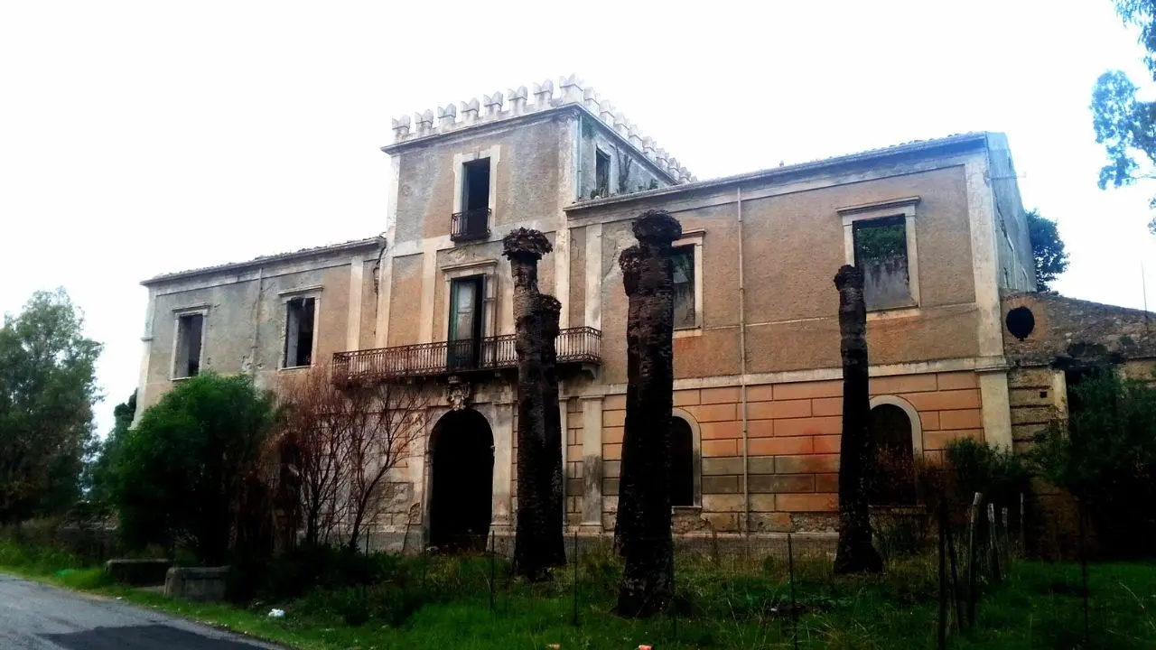 Villa De Nobili a Sellia Marina, un maestoso ed elegante palazzo del ’700 a pochi passi dalla costa ionica