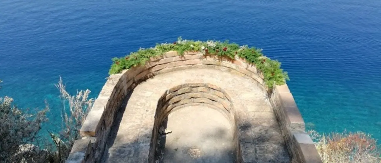 La Guardiola di Palmi, un balcone a picco sul mare dove ammirare Eolie e tramonti bellissimi