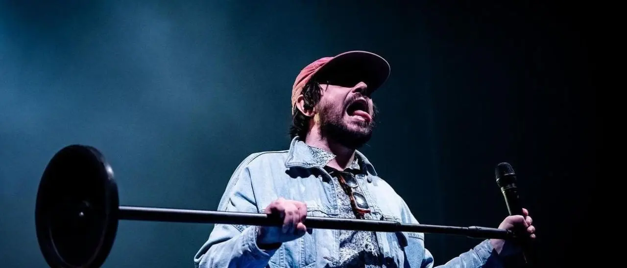 Calcutta a Cosenza, attesa finita per l’unica data calabrese del fondatore dell’indie pop italiano