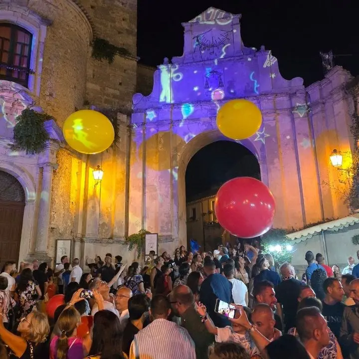 Gerace vince le Olimpiadi dell’arte di strada: in migliaia per assistere a spettacoli di artisti provenienti da 7 nazioni