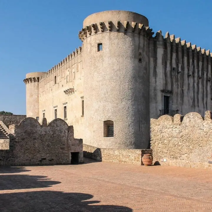 Castelli e torri patrimonio storico culturale inestimabile, ecco i principali nella Costa dei Saraceni