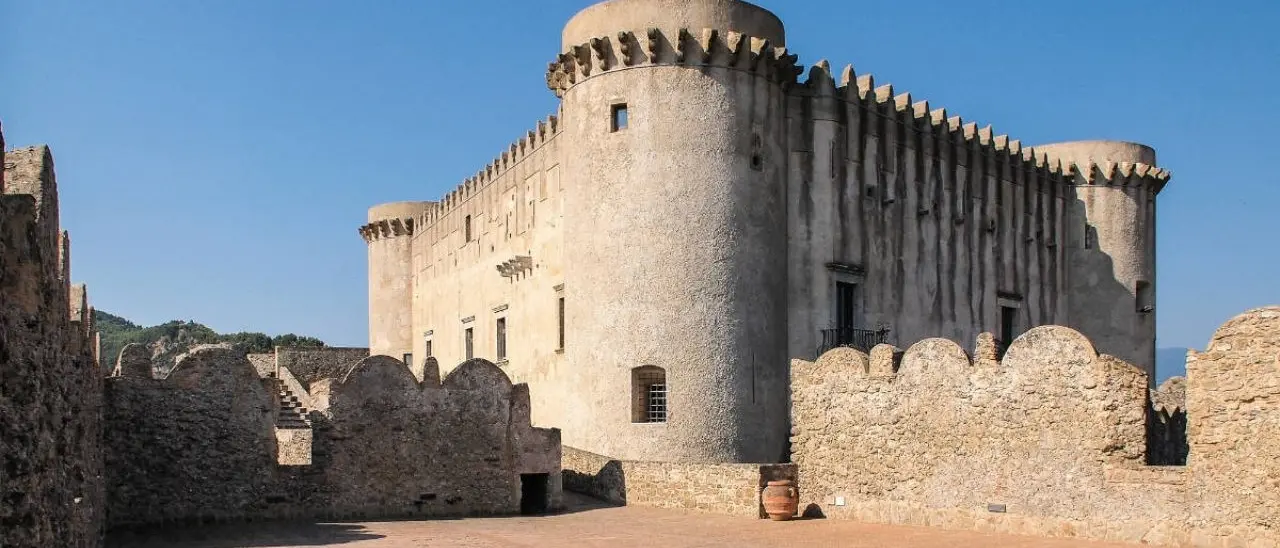 Castelli e torri patrimonio storico culturale inestimabile, ecco i principali nella Costa dei Saraceni