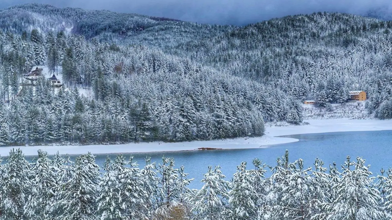 Neve, freddo e temporali in arrivo:\u00A0maltempo in Calabria per il weekend dell’Immacolata\n