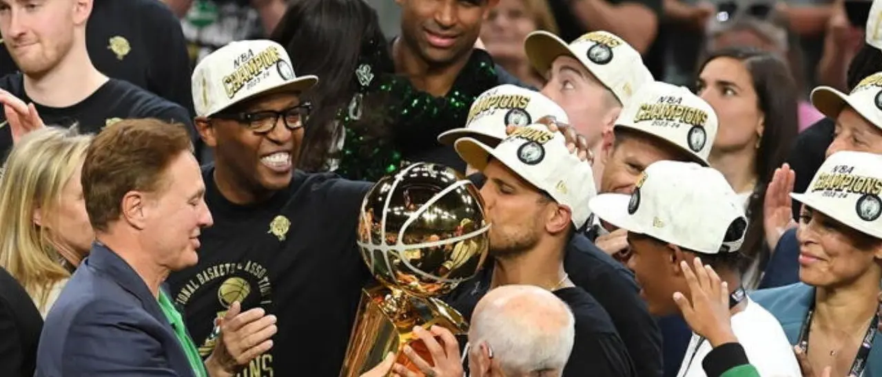 Basket, Boston batte Dallas in gara 5 e conquista il diciottesimo titolo Nba: mai nessuno come loro