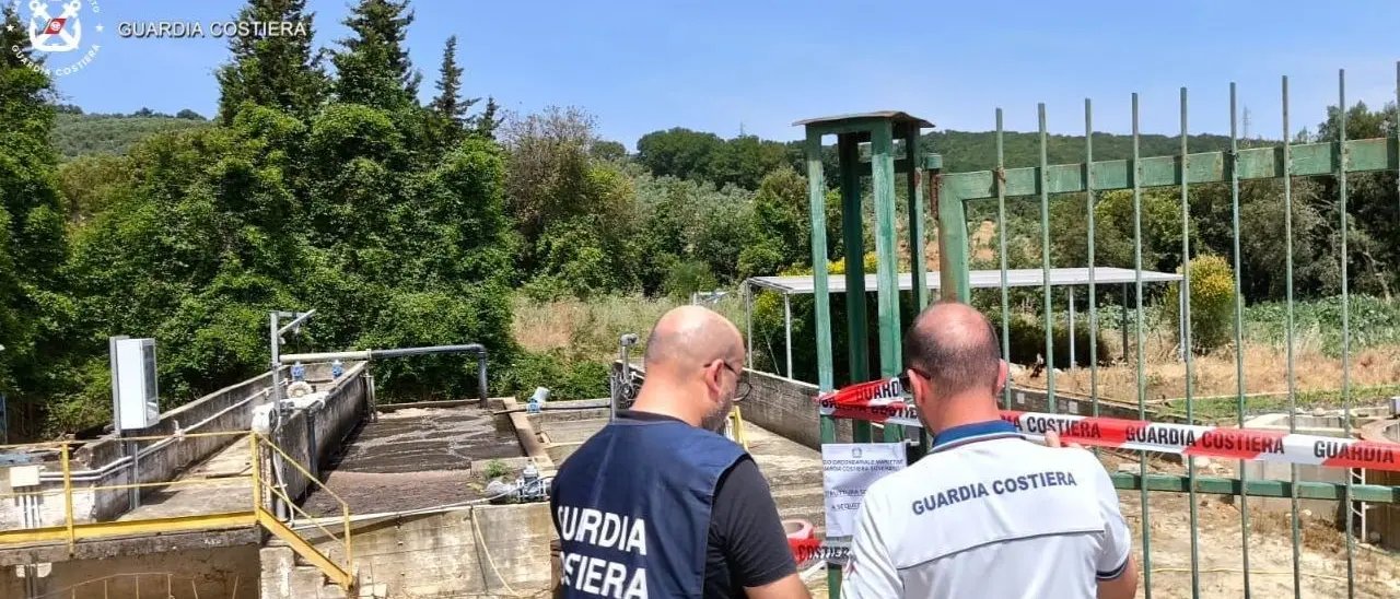 Liquami non trattati nei terreni, sequestrato depuratore ad Amaroni