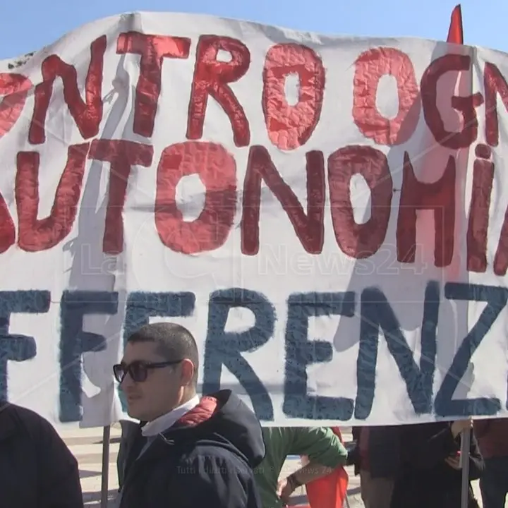 Autonomia differenziata legge, i parlamentari calabresi: «Provvedimento scellerato, ora Occhiuto venga a protestare»