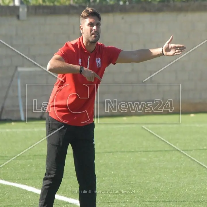 Viscardi saluta il Rende, l’attaccante Surace verso la Palmese. Gli ultimi movimenti in Eccellenza e Promozione