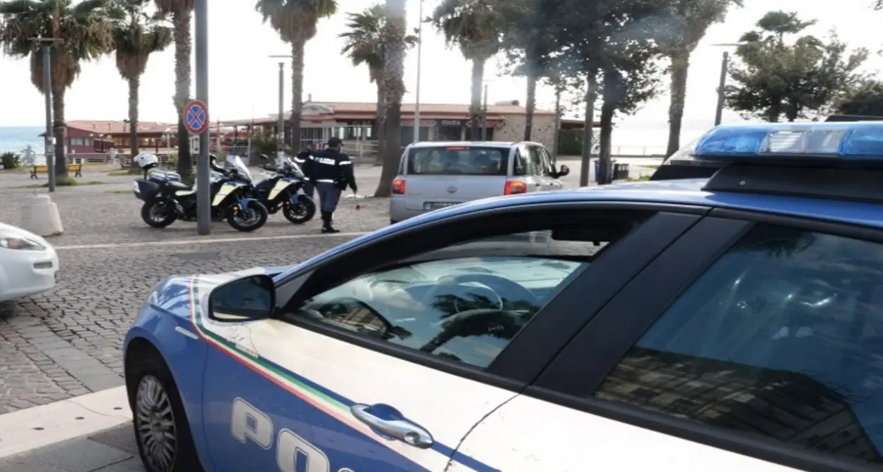 Crotone, forza posto di blocco in pieno centro: arrestato un 32enne dopo un folle inseguimento\n