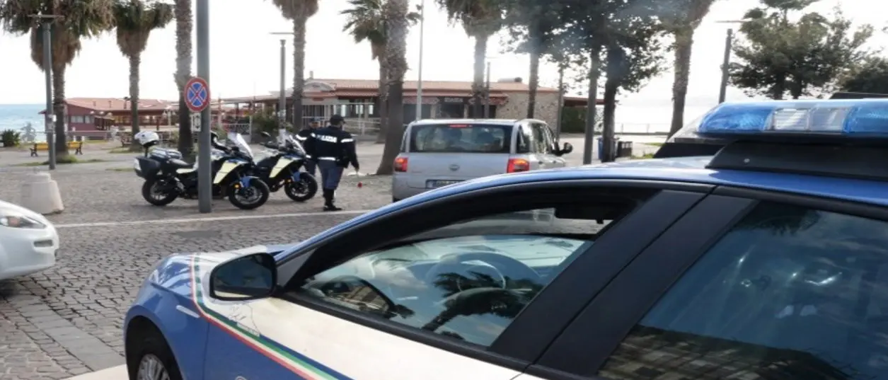 Crotone, forza posto di blocco in pieno centro: arrestato un 32enne dopo un folle inseguimento\n