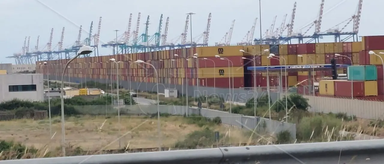 Lavoratori portuali, prorogata l’indennità per 450 dipendenti di Gioia Tauro e Taranto
