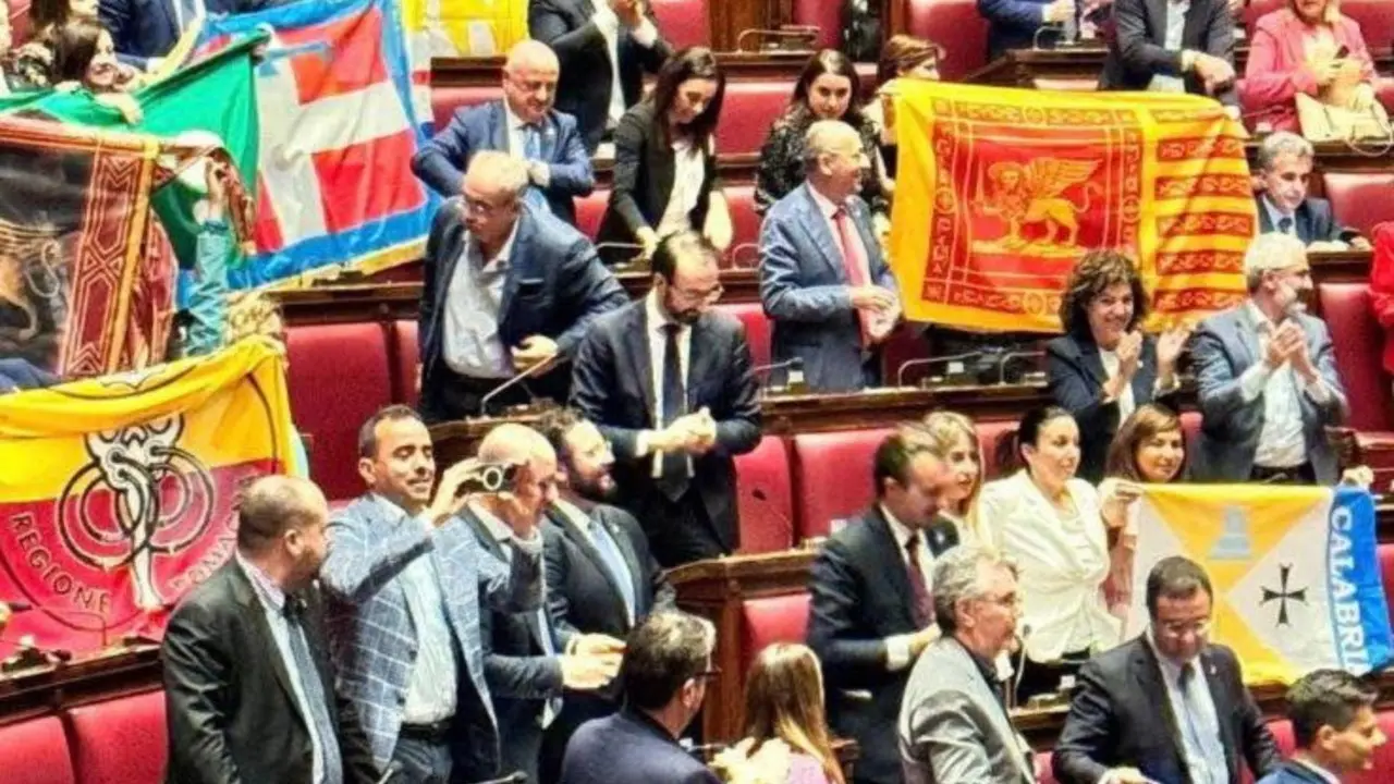 Autonomia differenziata, il voto spacca il centrodestra calabrese. E Oliverio attacca Occhiuto: «Il suo è il pianto del coccodrillo»